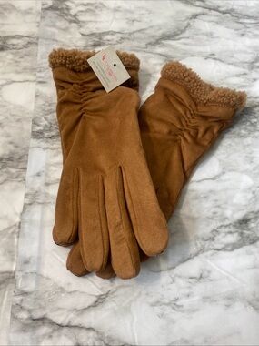 Koolaburra Camel Tan Faux Suede w/ Sherpa Cuff smart phone access finger tips